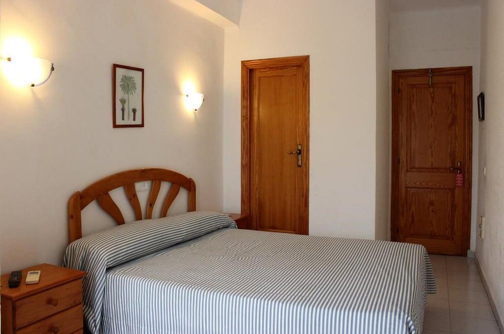 Hostal Vista Alegre Port de Alcudia  Exterior photo